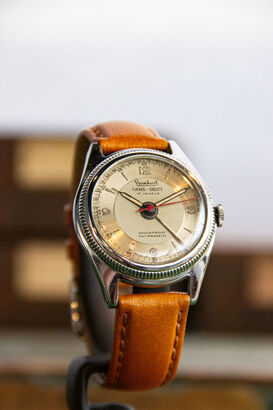 The Watch Book Hanhart