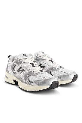 Sneaker U530