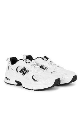 Sneaker MR530