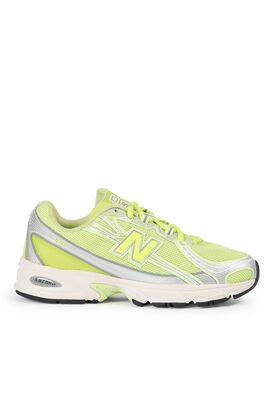 Sneaker U740