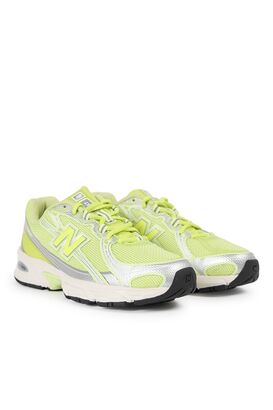 Sneaker U740