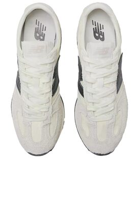 Sneaker U471