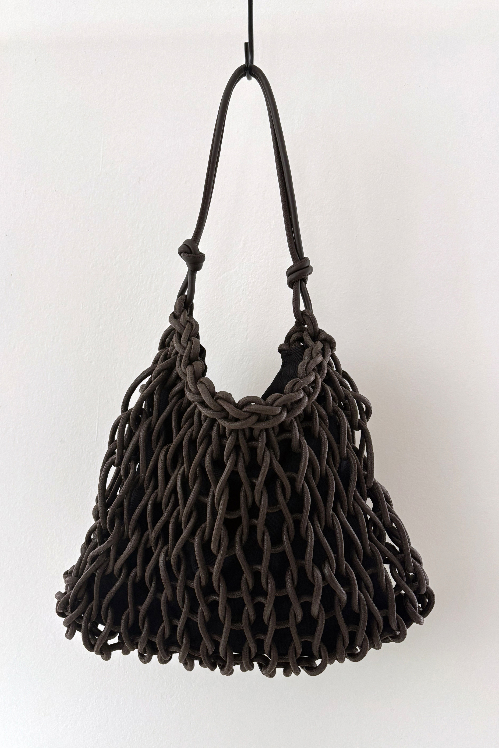 Schultertasche Vega mit Knotendesign