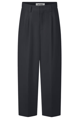Hose Noa Crop
