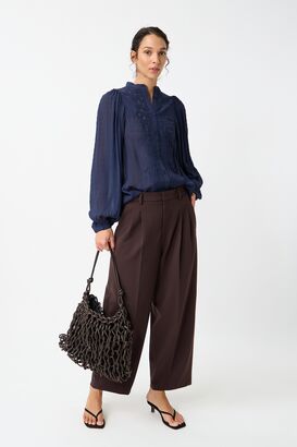 Hose Noa Crop