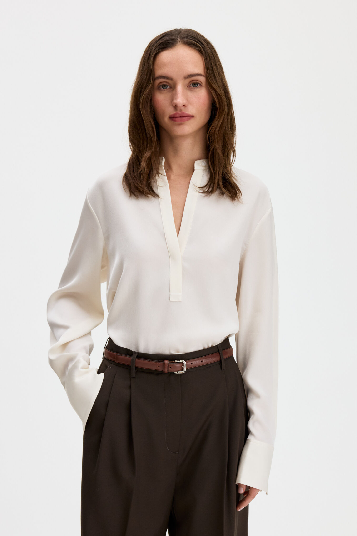 Bluse mit verdeckter Knopfleiste 